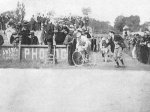 1903 - Tour. 6ª etapa, Maurice Garin entra en Paris.jpg