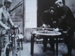 1904 - Tour. Revisión de bicicletas.jpg