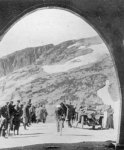 10.  1914 - Tour. 11ª etapa, Pelissier en el tunel del Galibier.jpg