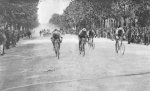 1920 - Tour. 1ª etapa, llegada en El Havre, gana Louis Mottiat.jpg