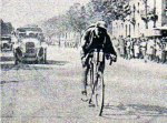 1923 - Tour. 1ª etapa, Jacquinot llega al El Havre.jpg