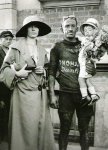 1923 - Tour. 14ª etapa, Félix Goethals ganador con su familia.jpg