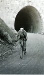 1925 - Tour. 14ª etapa, Christophe saliendo del tunel del Galibier.jpg