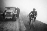 1926 - Tour. 10ª etapa, Odile Tailleu en el Tourmalet.jpg