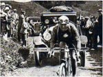 1926 - Tour. 15ª etapa, L. Buysse en la cima de Aravis.jpg