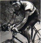 21.  1929 - Tour. 12ª etapa, Marcel Bidot en pleno esfuerzo.jpg