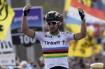 flanders16-sagan-win-arms-920.jpg