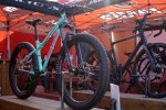 2017-jamis-dragonfly-pro-26plus-hardtail-mountain-bike01-600x400.jpg