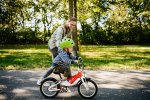 Como-ensenar-a-montar-en-bici-a-tus-hijos.jpeg