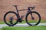 tarmac-sl9-fdj-united-suez-replica-v0-bmqlsqnjm1dh1.jpg